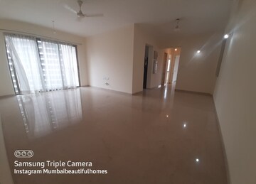 Room in 3.5 BHK Apartment at Kalpataru Sparkle, Bandra East – for Rent