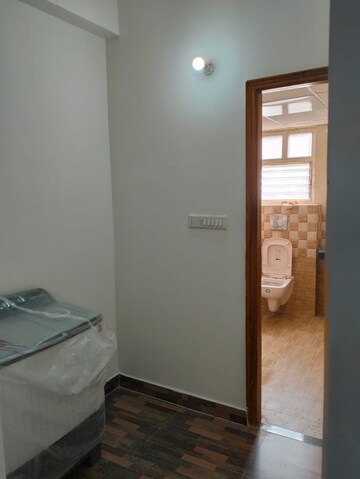 Room in 4 BHK Independent House at Gomti Nagar – for Rent
