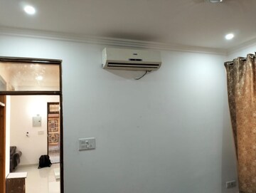 Room in 4 BHK Independent House at Gomti Nagar – for Rent