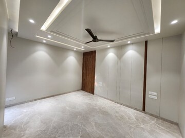Room in 4 BHK Apartment at BPTP Park Serene Phase II, Sector 37d – for Rent