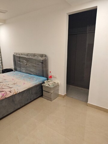 Bedroom in 3 BHK Builder Floor at DLF Atria, Dlf Phase ii – for Rent