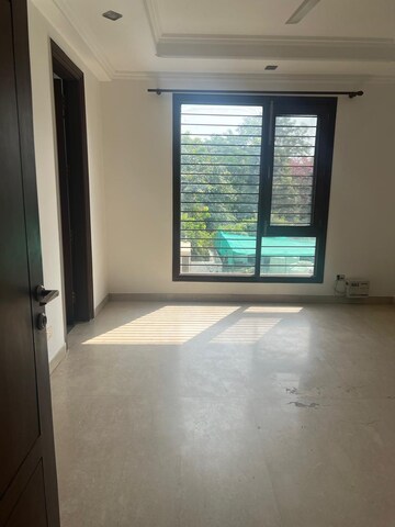 Room in 3 BHK Builder Floor at Lajpat Nagar Iii – for Rent