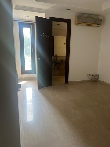 Room in 3 BHK Builder Floor at Lajpat Nagar Iii – for Rent
