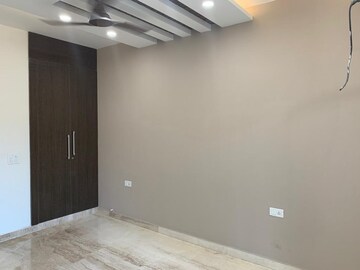 Room in 3 BHK Builder Floor at Ansal Sushant Lok I, Sector 43 – for Rent