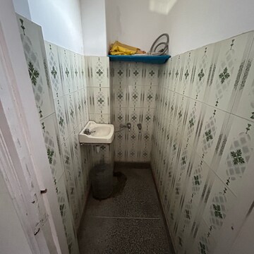 Balcony in 1 BHK Builder Floor at Kotla Mubarakpur – for Rent