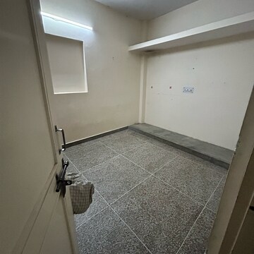 Room in 1 BHK Builder Floor at Kotla Mubarakpur – for Rent