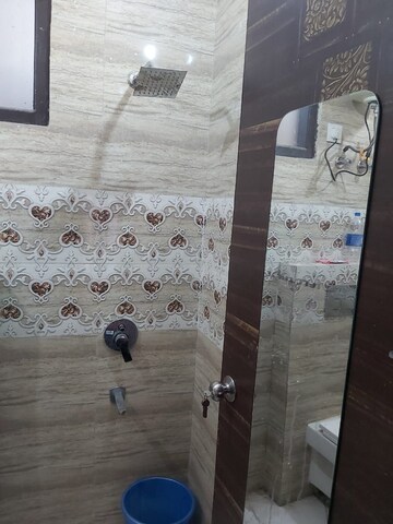 Bathroom in 1 RK Builder Floor at SS Southend Floors, South City 2 – for Rent