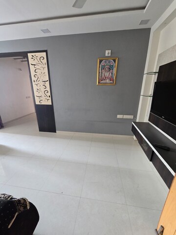 Furnished Amenities in 3 BHK Apartment at Vaishnodevi Circle – for Rent