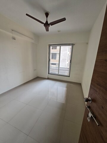 Room in 3 BHK Apartment at Vaishnodevi Circle – for Rent