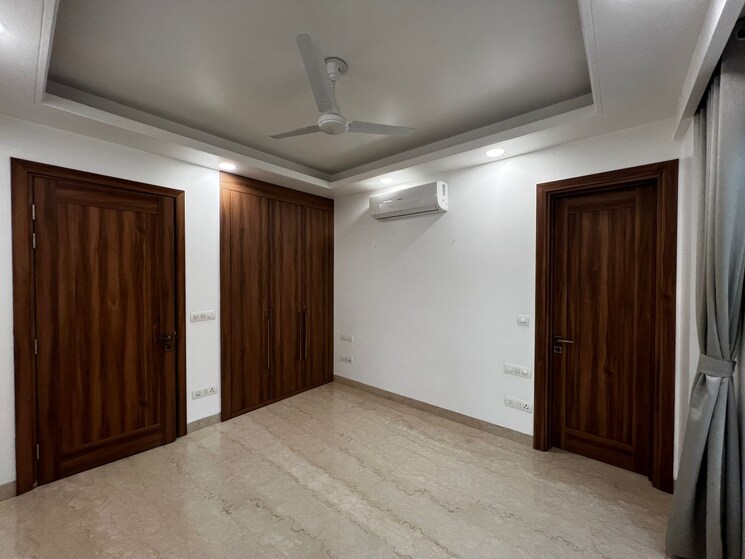 Room, lajpat nagar iii 3 Bedroom 200 Sq.Yd. Builder Floor In Lajpat Nagar Iii Delhi 7913270