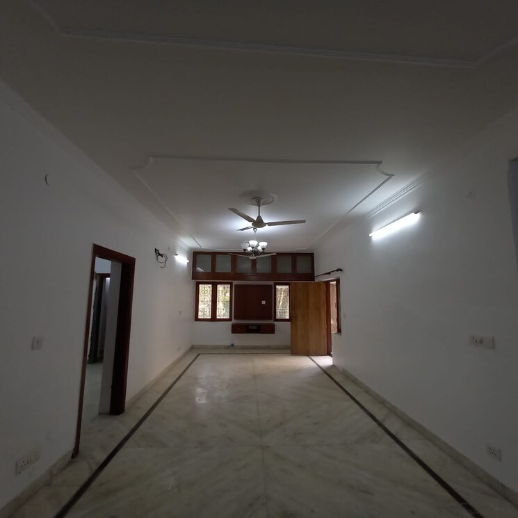 Room, lajpat nagar iii 3 Bedroom 200 Sq.Yd. Builder Floor In Lajpat Nagar Iii Delhi 7913270