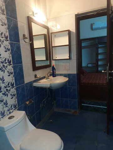 Master Bedroom in 1 BHK Builder Floor at Greater Kailash I – for Rent