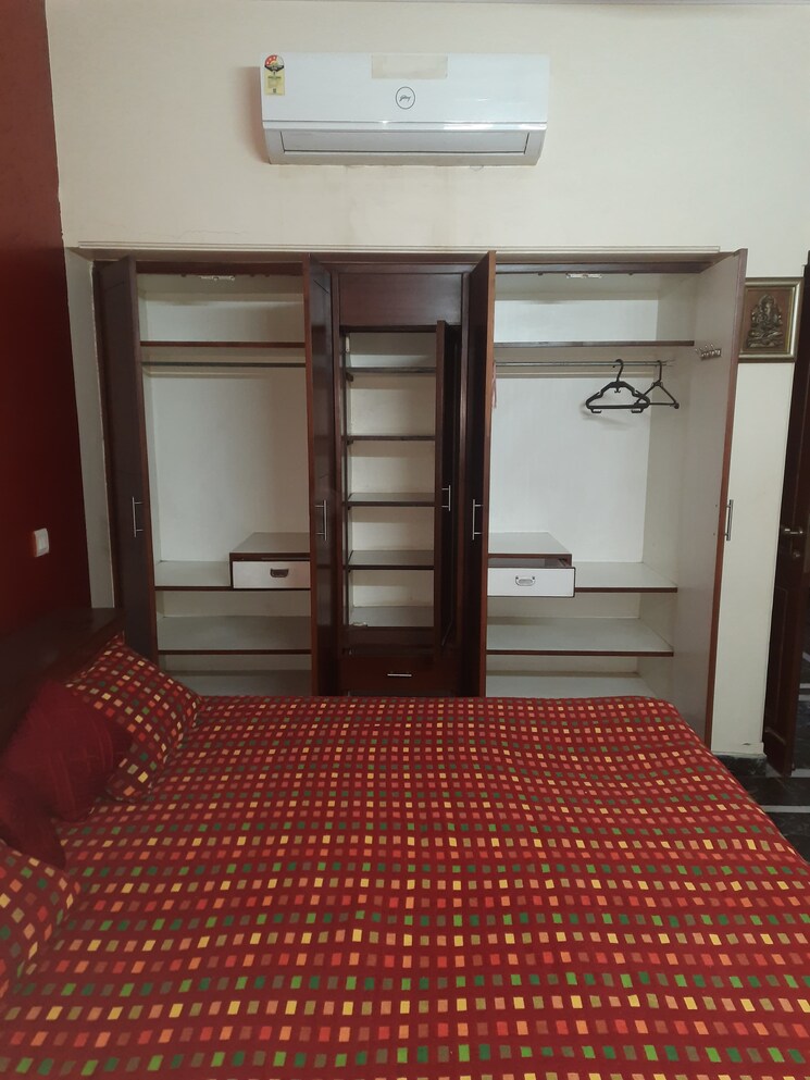 Bedroom, greater kailash i 1 Bedroom 180 Sq.Yd. Builder Floor In Greater Kailash I Delhi 7913292