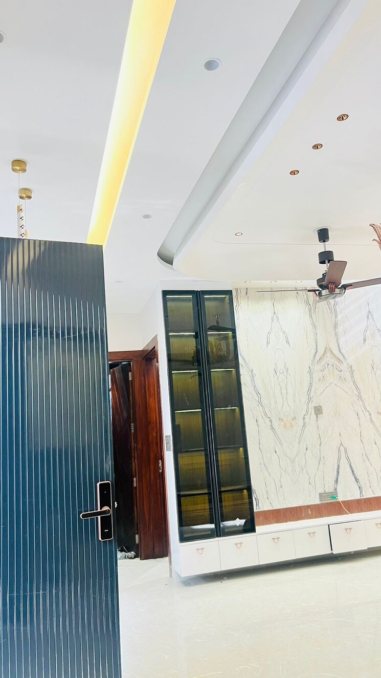 Balcony, sai-enclave-niti-khand 4 Bedroom 1800 Sq.Ft. Builder Floor In Niti Khand Ghaziabad 7913295