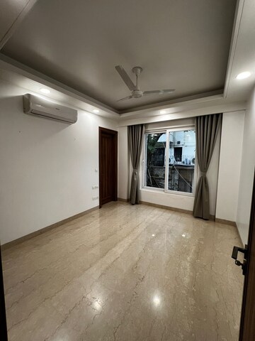 Room in 3 BHK Builder Floor at Lajpat Nagar Iii – for Sale