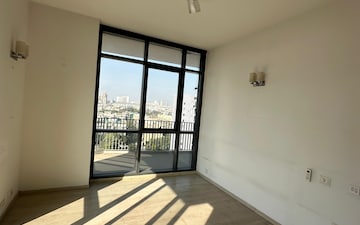 Shop For Sale in Tapasya 70 Grandwalk, Sector 70