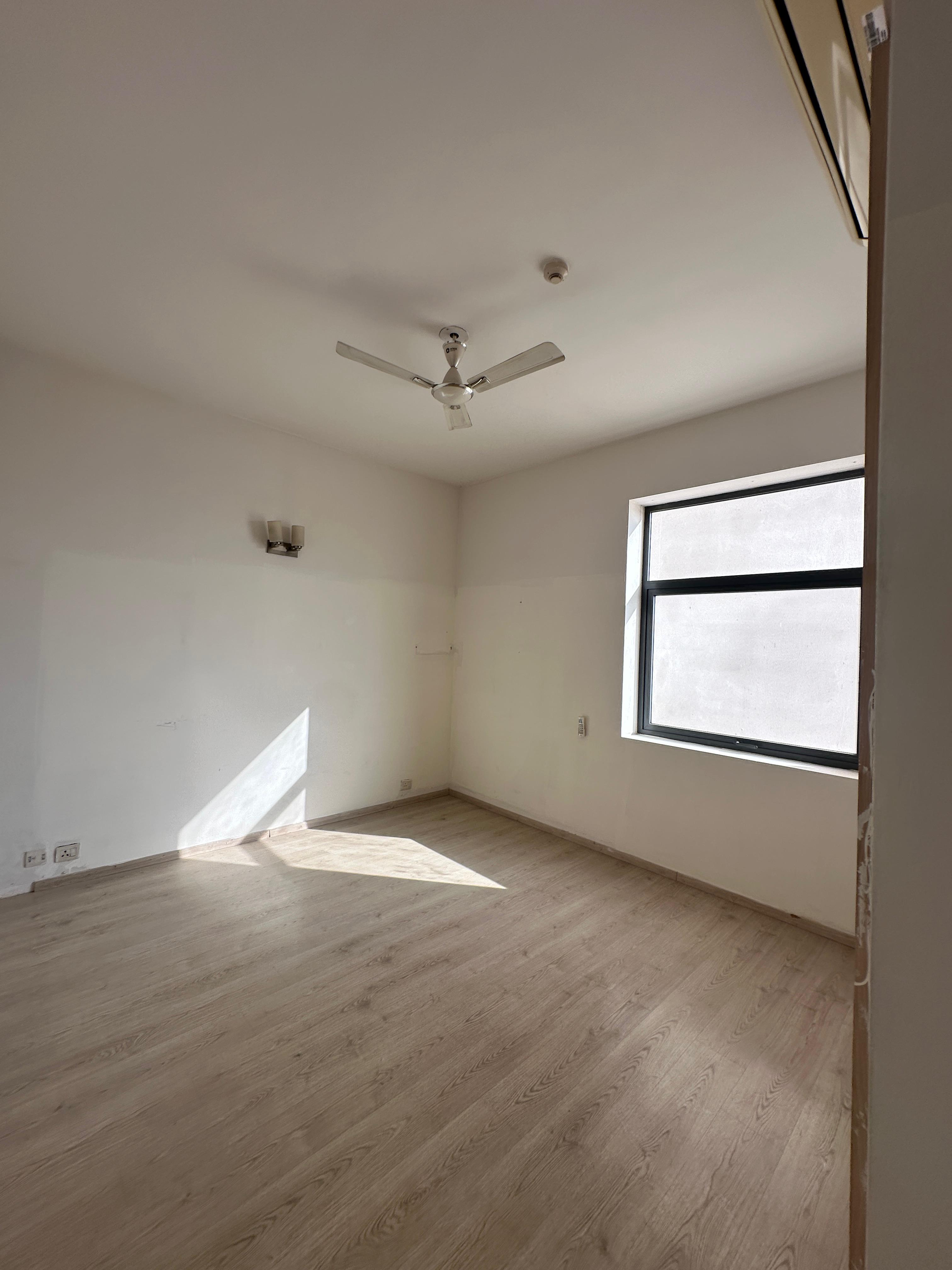 4 BHK + Pooja Room,Servant Room Apartment For Sale in M3M Golf Hills