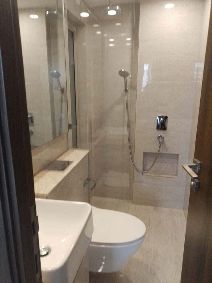 Bathroom, hiranandani-regent-hill 1 Bedroom 379 Sq.Ft. Apartment In Powai Mumbai 7913326