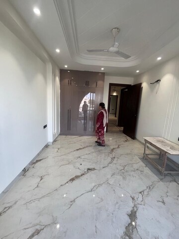 Parking in 3 BHK Builder Floor at Kohli One Malibu Town, Sector 47 – for Rent