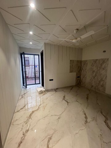 Room in 3 BHK Builder Floor at Kohli One Malibu Town, Sector 47 – for Rent