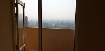 Room in 2 BHK Apartment at Pyramid Urban Homes 3, Sector 67a – for Rent