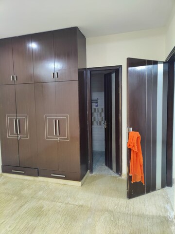 Living Room in 3 BHK Builder Floor at Eros Rosewood Villas, Sector 50 – for Rent