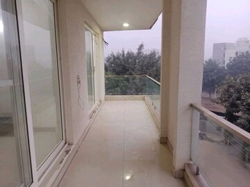 Balcony in 3 BHK Builder Floor at Eros Rosewood Villas, Sector 50 – for Rent