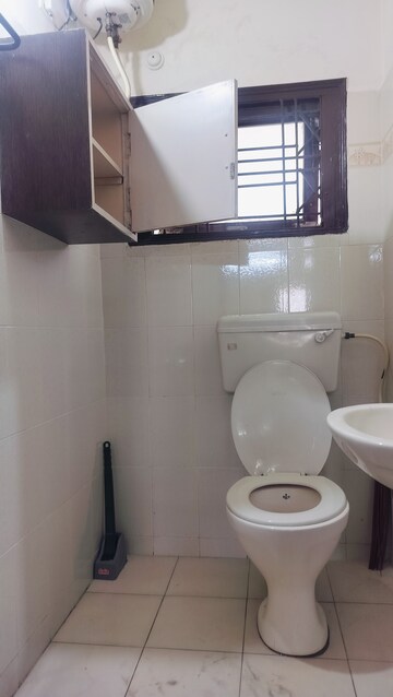 Bathroom in 1 BHK Apartment at Banjara Hills – for Rent