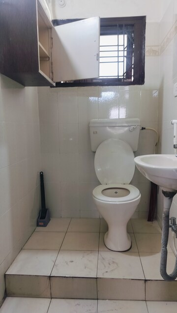 Bathroom in 1 BHK Apartment at Banjara Hills – for Rent