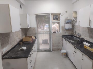 Master Bedroom in 3.5 BHK Apartment at Manmeet Housing Society, Sector 51 – for Rent