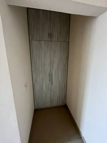 Room in 2 BHK Apartment at Emaar Emerald Estate, Sector 65 – for Rent