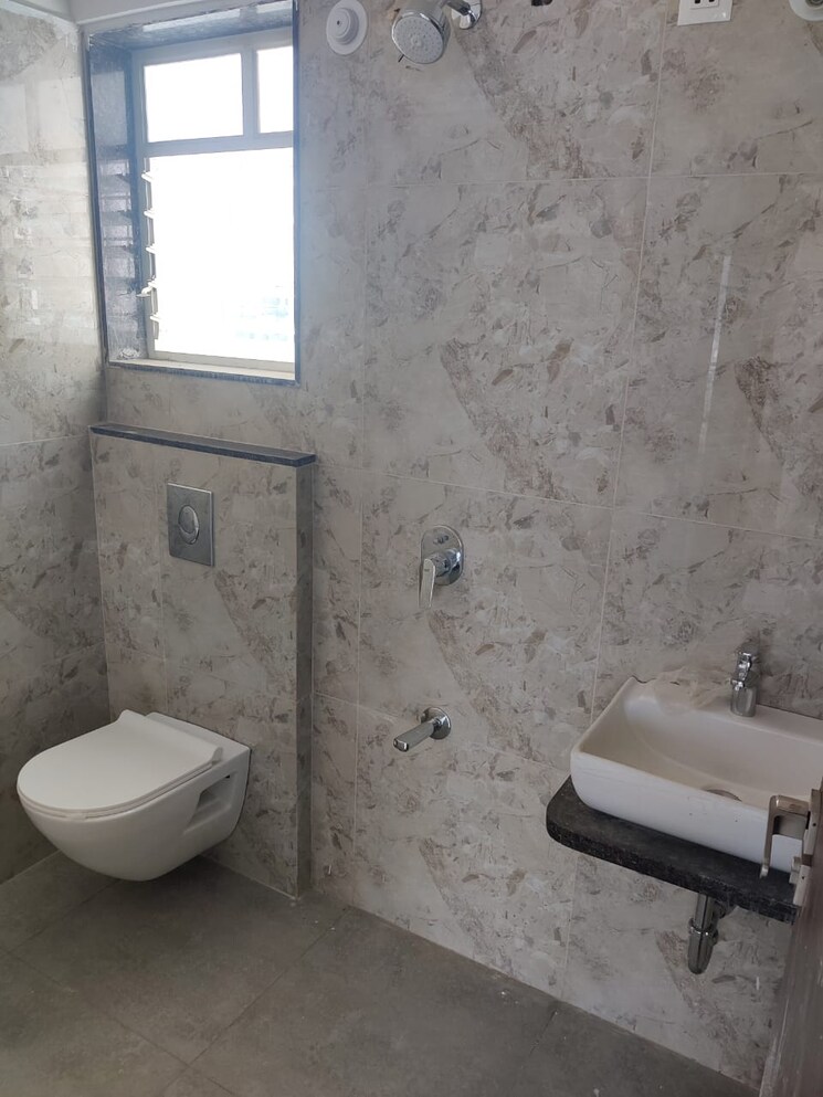 Bathroom, mante-luxor 2 Bedroom 628 Sq.Ft. Apartment In Baner Pune 7913432