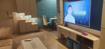 Master Bedroom in 2 BHK Apartment at Santacruz West – for Rent