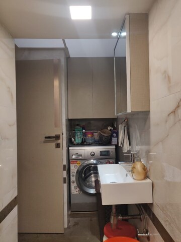 Master Bedroom in 2 BHK Apartment at Santacruz West – for Rent