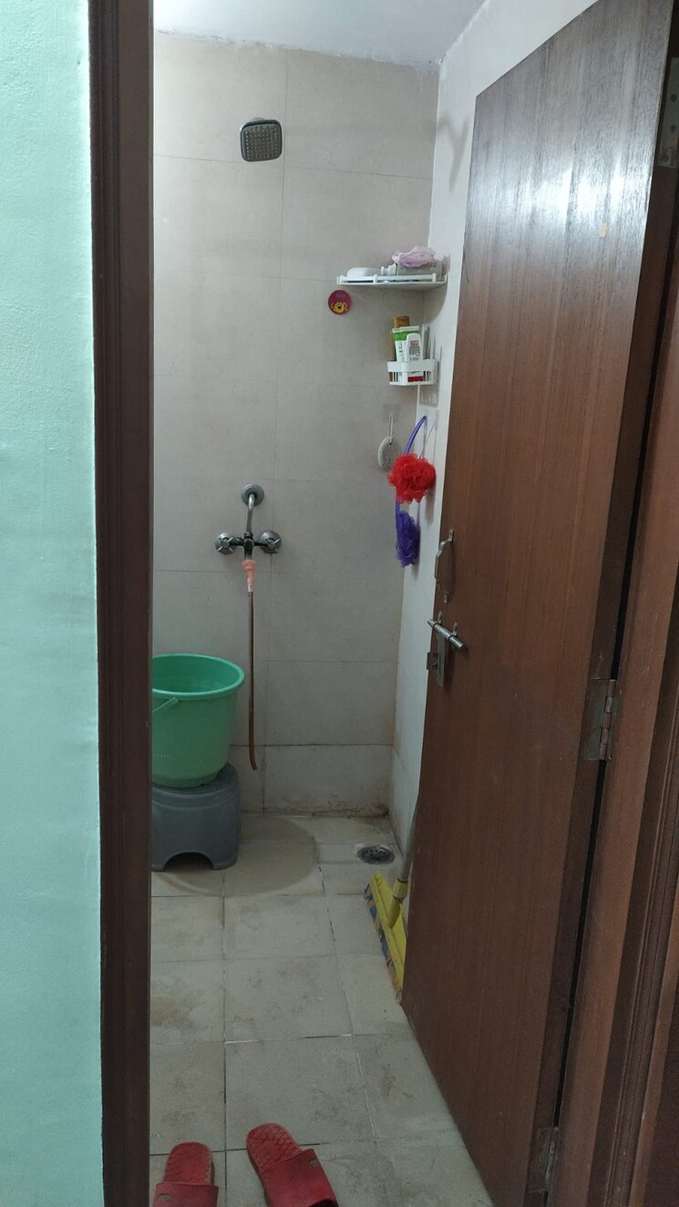 Bathroom, jasola 3 Bedroom 900 Sq.Ft. Apartment In Jasola Delhi 7913469
