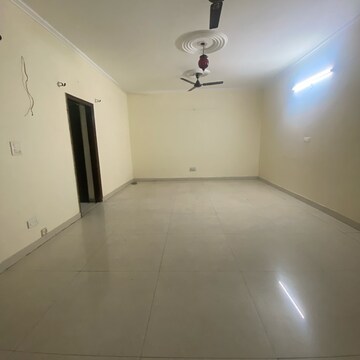 Room in 2 BHK Apartment at Sector 44 – for Rent
