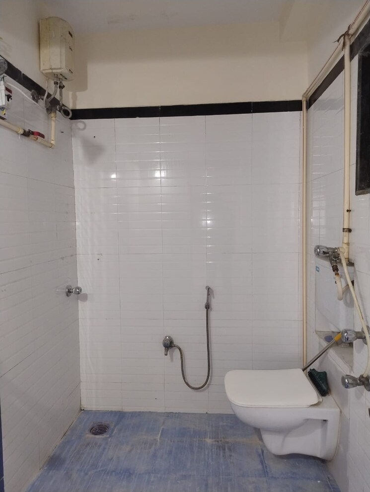 Bathroom, abhinandan-chs 2 Bedroom 741 Sq.Ft. Apartment In Borivali West Mumbai 7913484