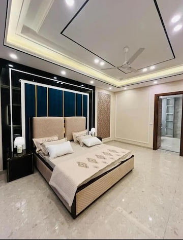 Master Bedroom in 1 BHK Builder Floor at Sector 24 – for Rent
