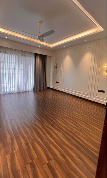 Room in 1 BHK Builder Floor at Sector 24 – for Rent