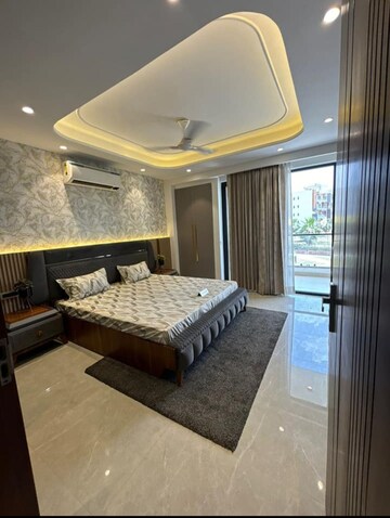 Master Bedroom in 2 BHK Builder Floor at Sector 24 – for Rent