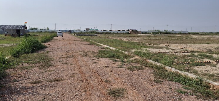 undefined, upsidc site b  102 Sq.Yd. Plot In Upsidc Site B Greater Noida 7913614