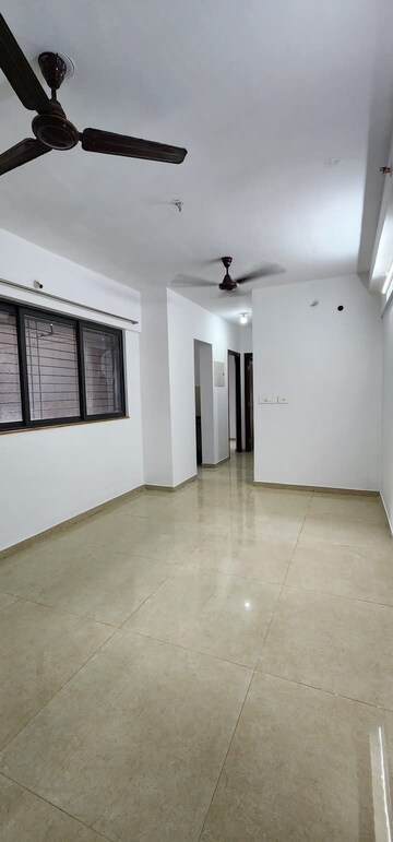 Room in 2 BHK Apartment at Lodha Downtown, Dombivli East – for Rent