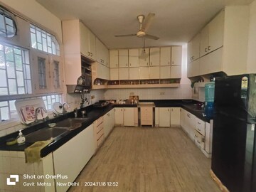 Master Bedroom in 4 BHK Independent House at Sainik Farm – for Rent