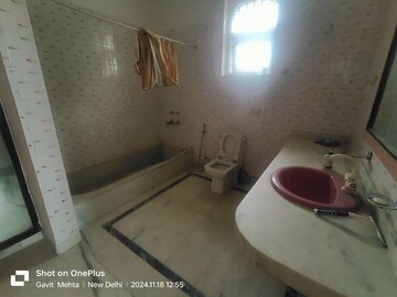 Bathroom in 4 BHK Independent House at Sainik Farm – for Rent