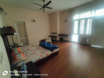 Master Bedroom in 4 BHK Independent House at Sainik Farm – for Rent