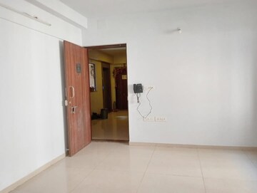 Room in 2 BHK Apartment at Lodha Palava Downtown, Dombivli East – for Rent