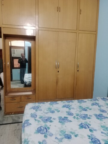 Room in 2 BHK Builder Floor at Gt Road – for Rent