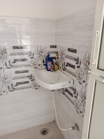 Bathroom in 1 BHK Builder Floor at Sector 24 – for Rent