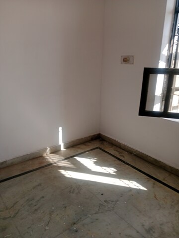 Room in 2 BHK Builder Floor at Sector 24 – for Rent