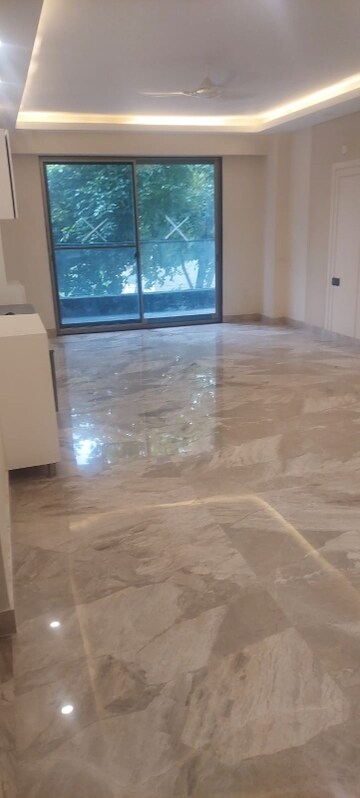 Room in 3 BHK Builder Floor at Sector 89 – for Sale